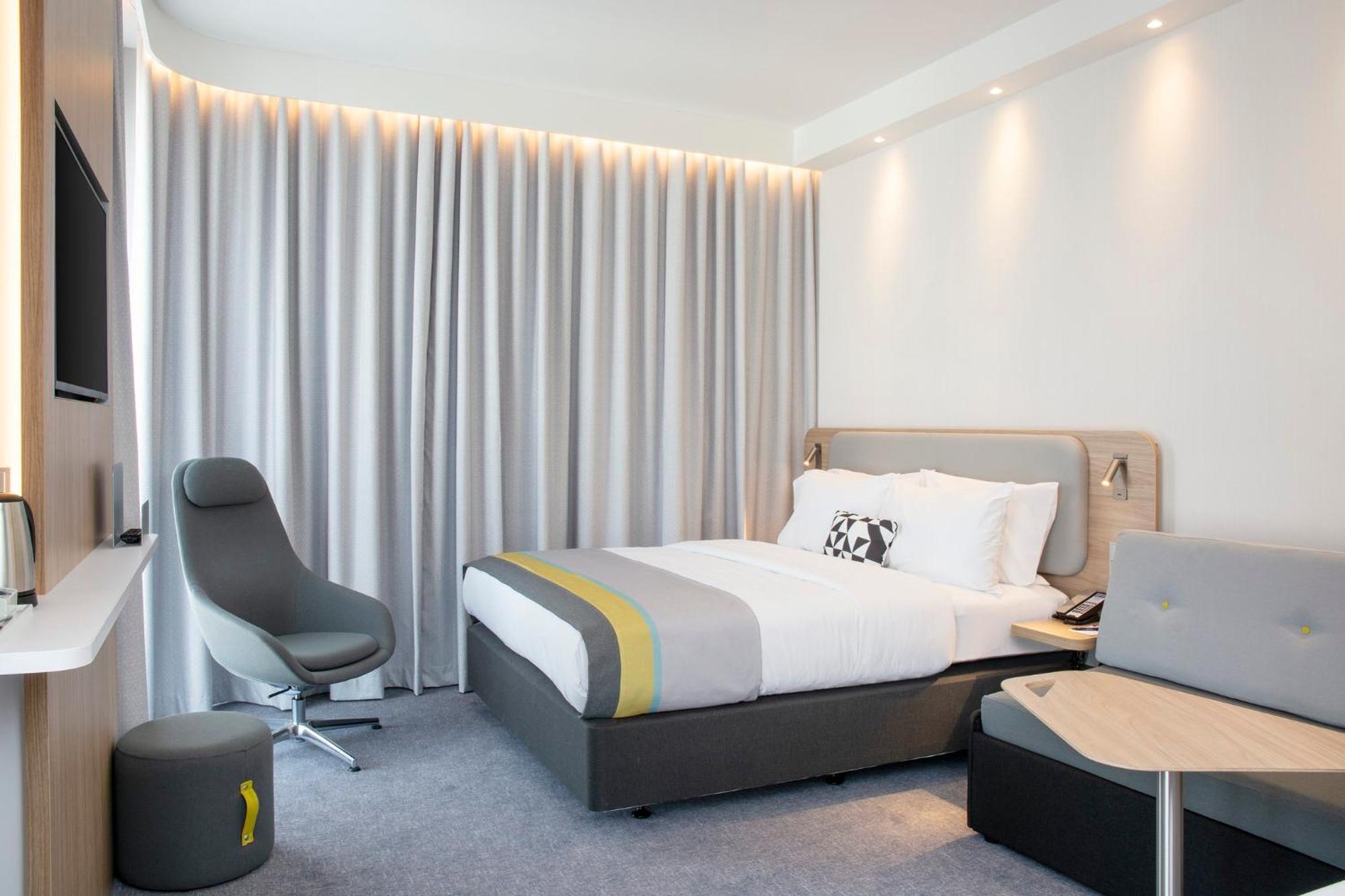 Hotel Express Stuttgart-waiblingen By Ihg 3*